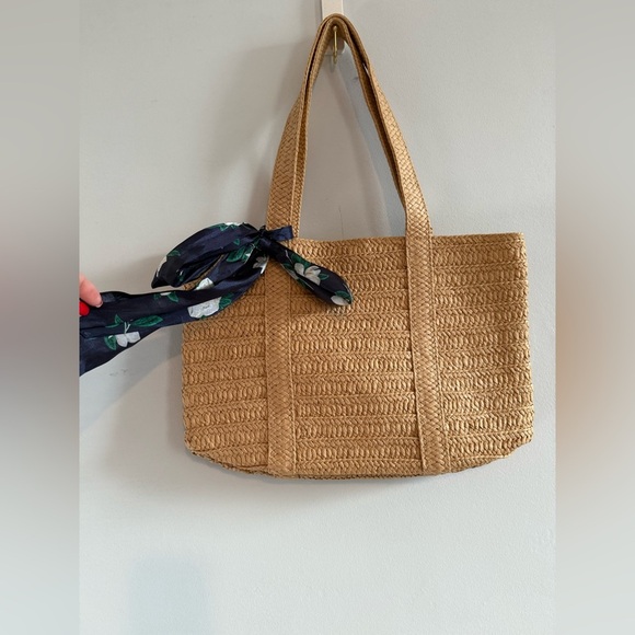 Draper James Tan Woven Tote with Navy Floral Scarf, excellent condition! - Picture 7 of 7